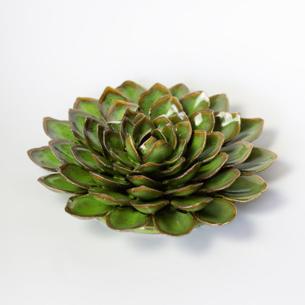 Dokonale zpracovaný keramický květ – barva zelená